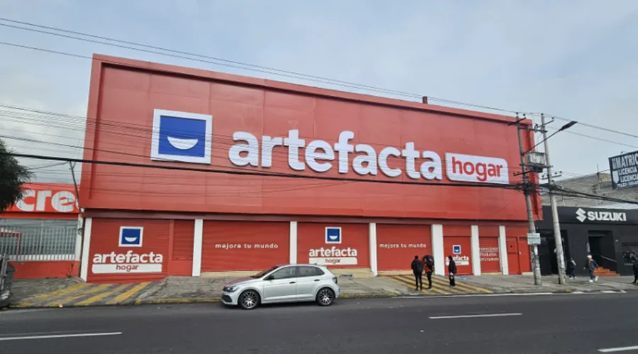 Fachada y rótulo de Artefacta Hogar