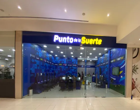Local de Punto de la Suerte en centro comercial